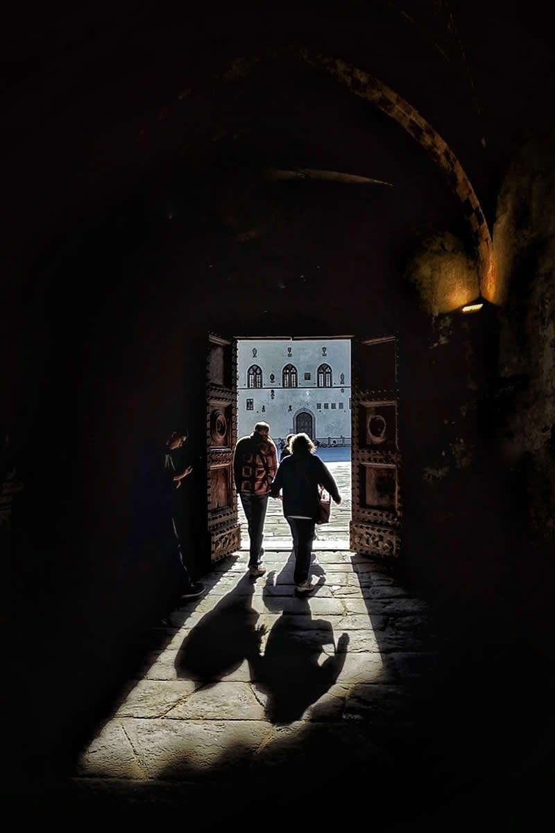Light and Shadow Street Photos Shoot Like a Pro