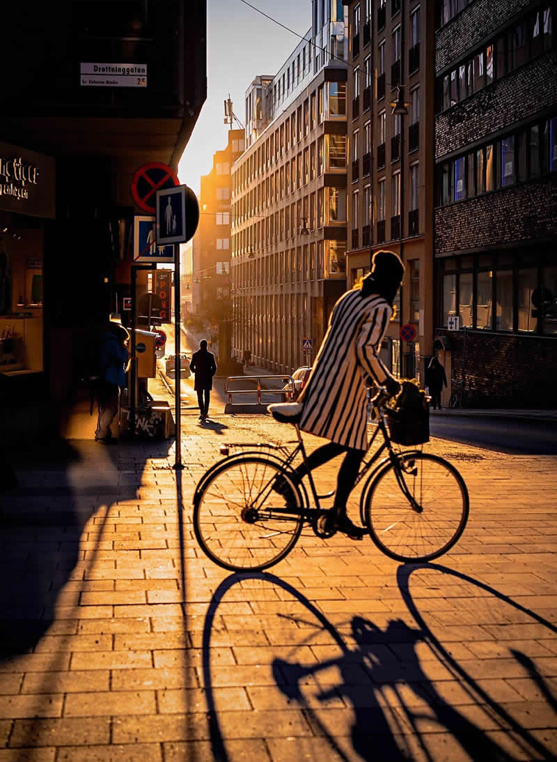 Light and Shadow Street Photos Shoot Like a Pro