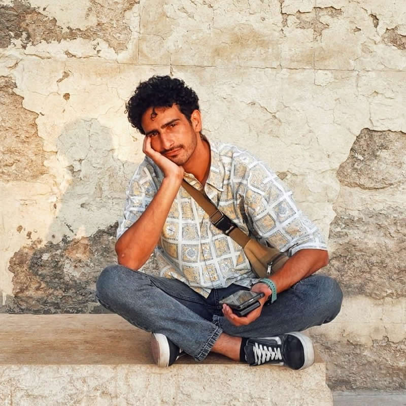 Street Photos by Ahmed Mansour That Reveal the Soul of Everyday Life