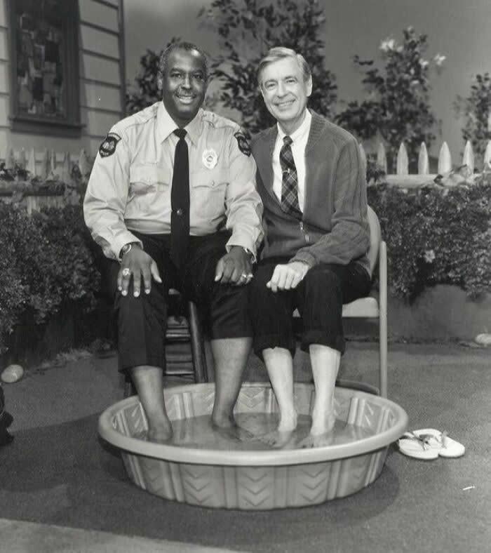 The Story Behind America: 35 Historical Photos Worth a Closer Look 50 In 1969, When Black Americans Were Still Prevented From Swimming Alongside White People