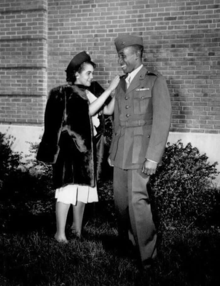 The Story Behind America: 35 Historical Photos Worth a Closer Look 54 In November 1945, Frederick C. Branch Became The First Black American Officer In The Marine Corps