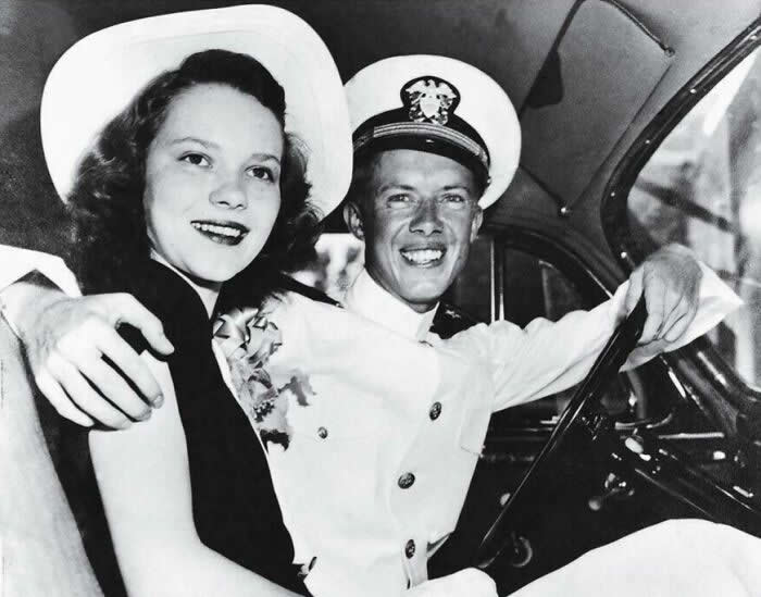 The Story Behind America: 35 Historical Photos Worth a Closer Look 63 A Young Jimmy Carter, In His Naval Uniform, With Wife Rosalynn. They Were Married For 77 Years