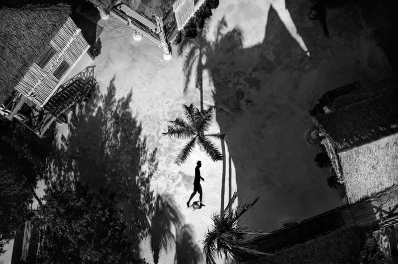 Black and White Minimalist Photography by Alan Schaller