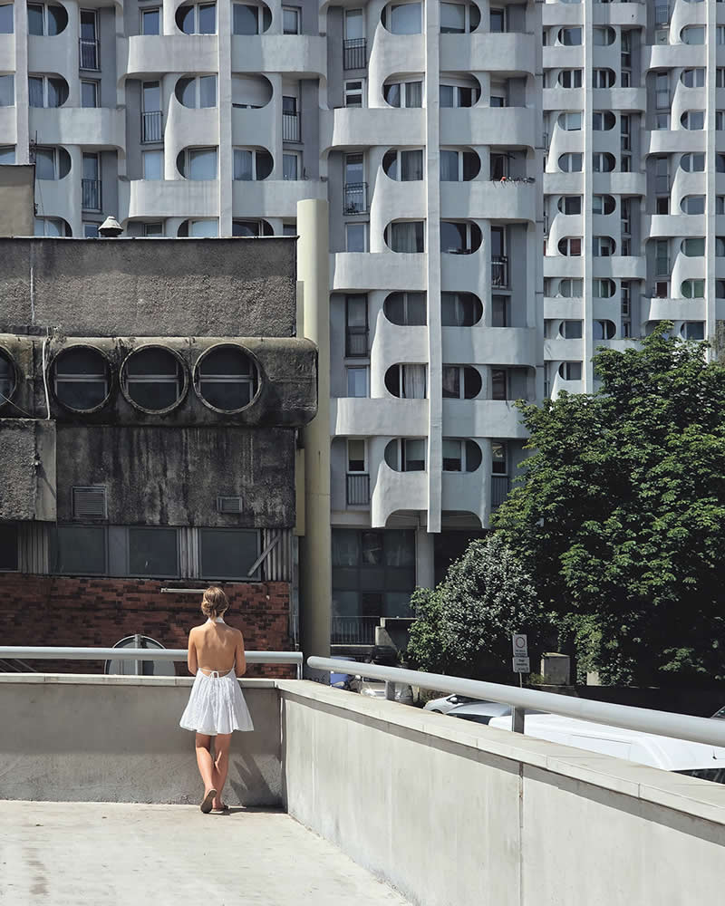 Taken with a Smartphone: 34 Jaw-Dropping Architectural Photos from the Mobile Photography Awards 44 Lost in the Big City by Anna Witkowska - Mobile Photography Awards