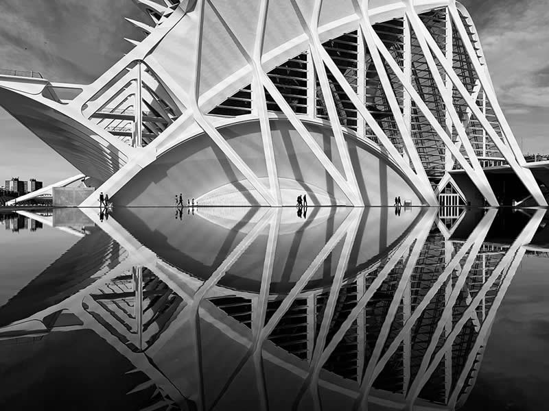Taken with a Smartphone: 34 Jaw-Dropping Architectural Photos from the Mobile Photography Awards 67 Calming Structure by Alexandra Thannhaeuser - Mobile Photography Awards