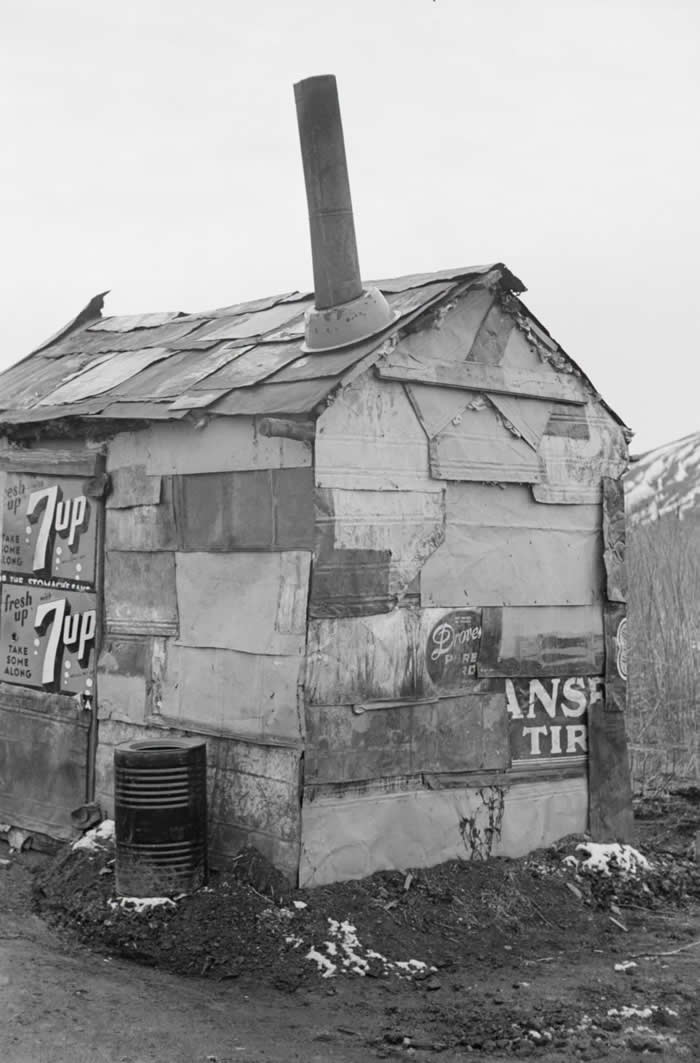 A makeshift shack in a 1930s Hooverville, one of the many shantytowns that sprang up across the United States during the Great Depression, named after President Herbert Hoover, who was widely blamed for the economic crisis.