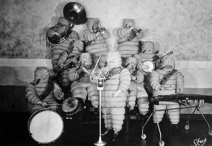 The Michelin band performs at the inauguration of the Michelin Hour radio show, April 17, 1928.
