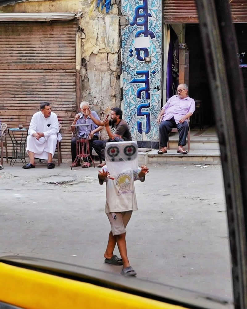 Street Photos by Ahmed Mansour That Reveal the Soul of Everyday Life