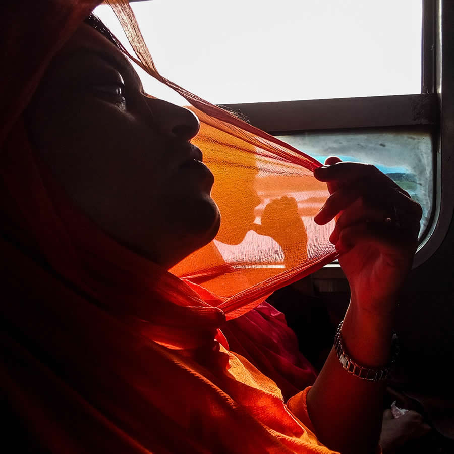 Street Photos by Shah Toufiqur Rahman - Shadow, Color and Perfect Timing