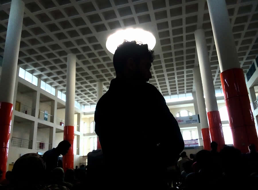 Street Photos by Shah Toufiqur Rahman - Shadow, Color and Perfect Timing