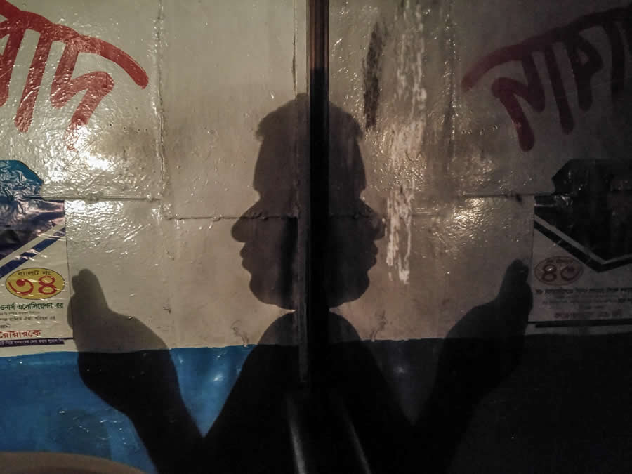 Street Photos by Shah Toufiqur Rahman - Shadow, Color and Perfect Timing