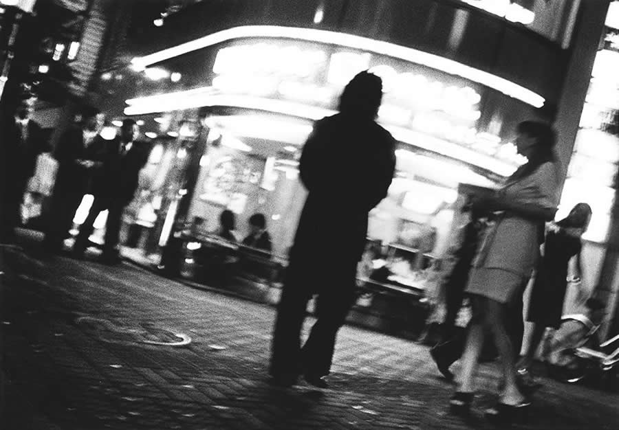 The Geometry of Light - Master Photographers Use Chiaroscuro in Modern Street Photography
