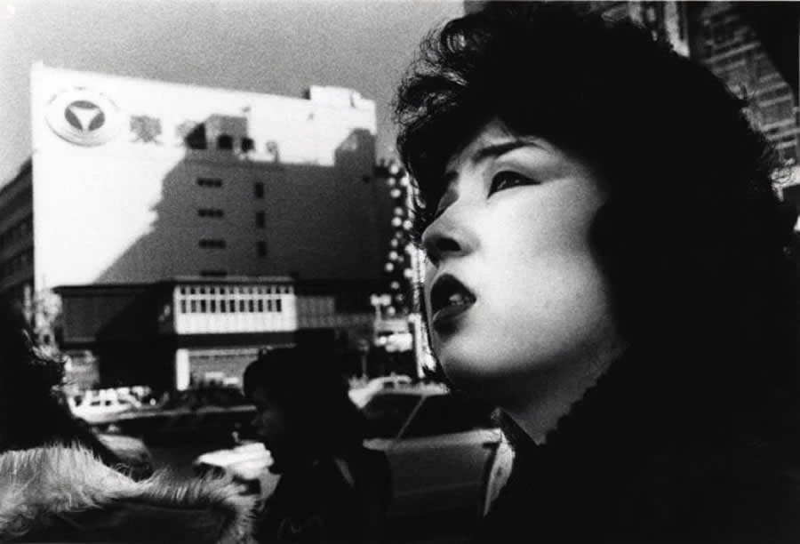 The Geometry of Light - Master Photographers Use Chiaroscuro in Modern Street Photography