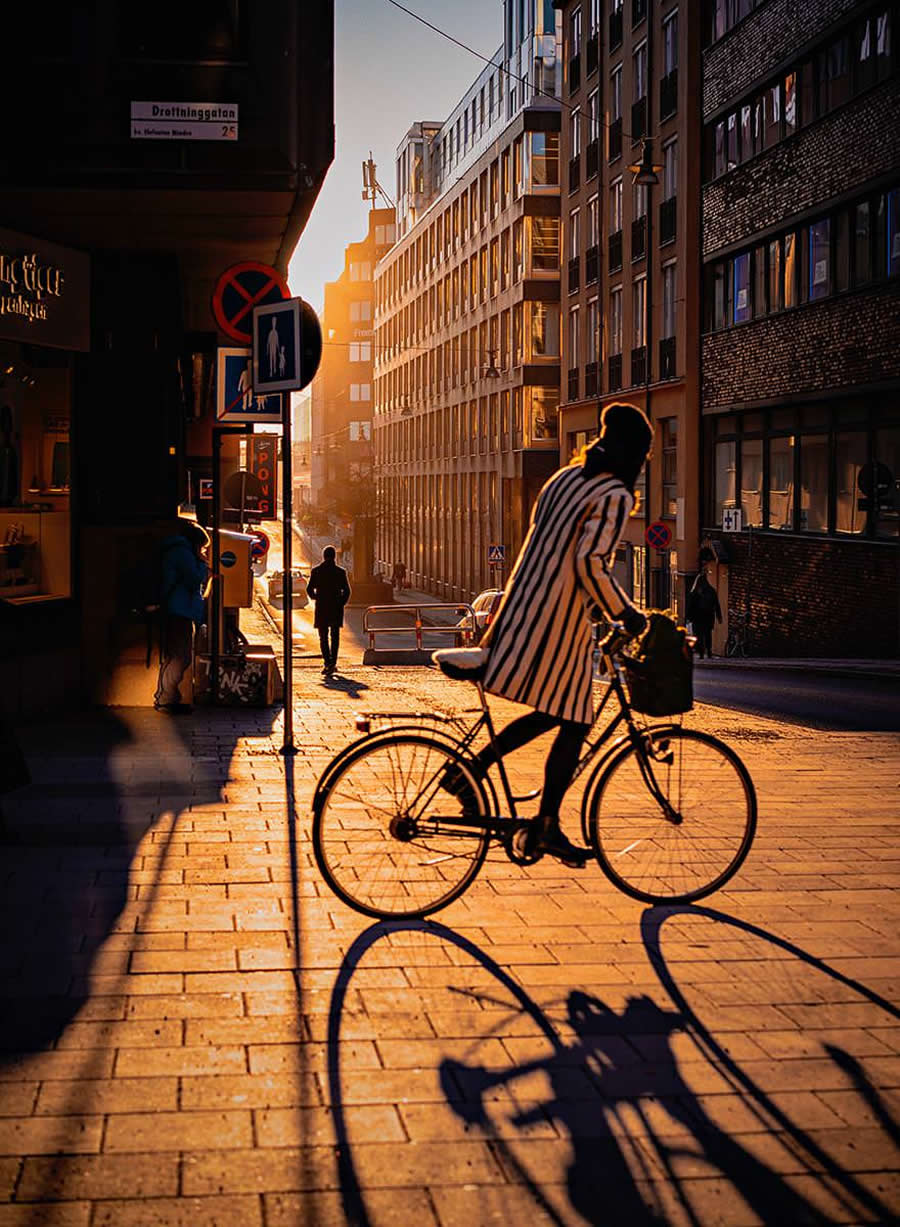 The Geometry of Light - Master Photographers Use Chiaroscuro in Modern Street Photography