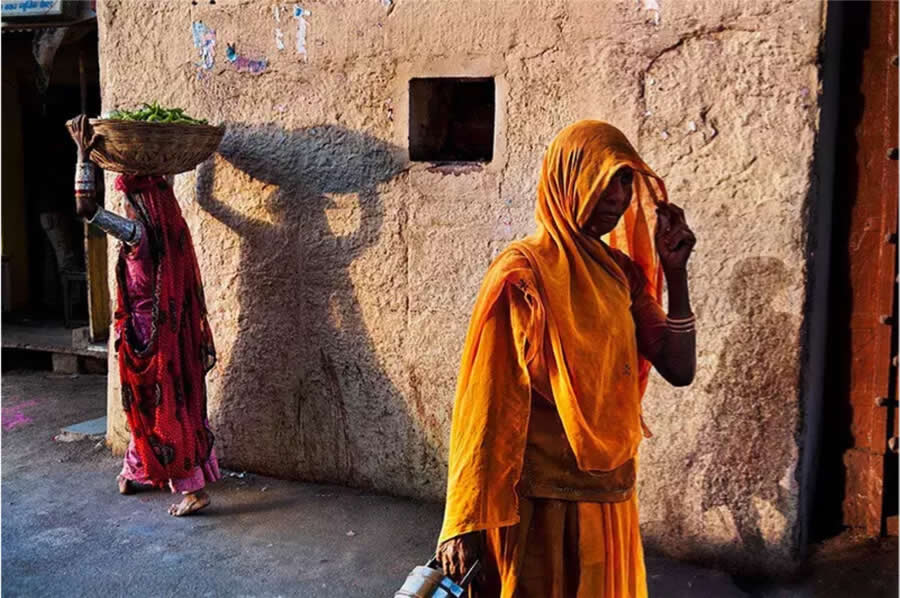 The Geometry of Light - Master Photographers Use Chiaroscuro in Modern Street Photography