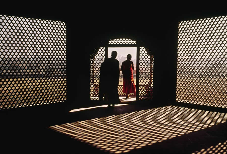 The Geometry of Light - Master Photographers Use Chiaroscuro in Modern Street Photography