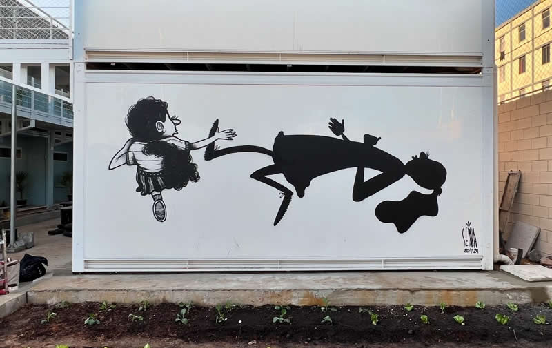 Mural created in Guainazes for the "Reencontro" project, a social inclusion project for people in vulnerable situations. - Thought-Provoking Murals by Alex Senna