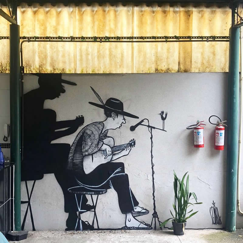1/2 Jimi, 1/2 Jo&atilde;o - Made in the studio of My friend from high school - Thought-Provoking Murals by Alex Senna