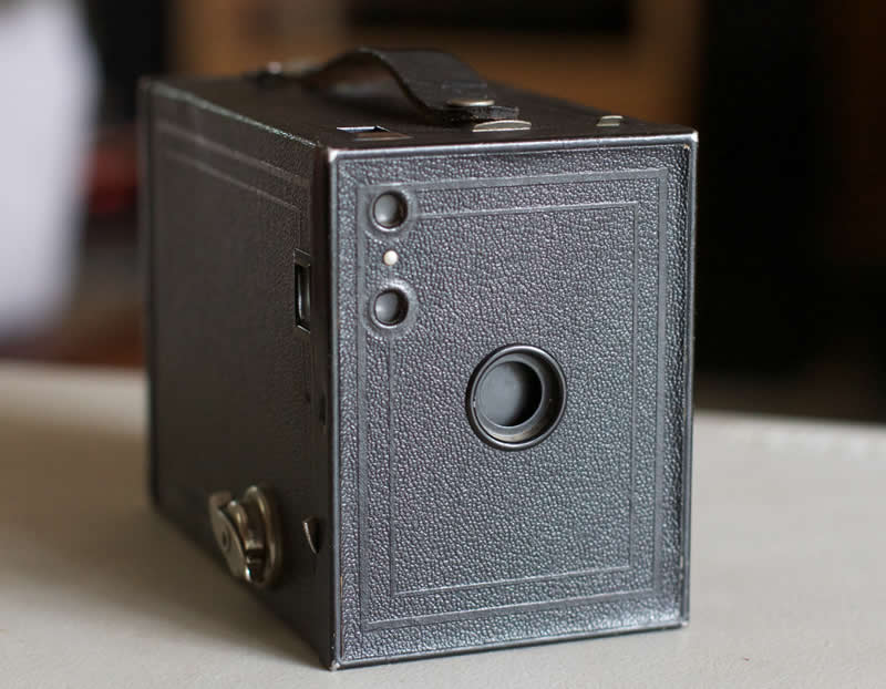 Kodak Brownie (1900) - Vintage Cameras Evolution of Photography