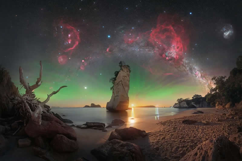 Te Hoho Rock Moonrise by Evan McKay - Cathedral Cove, Waikato, North Island, Aotearoa New Zealand  - Astronomy Photographer of the Year 2026 shortlists