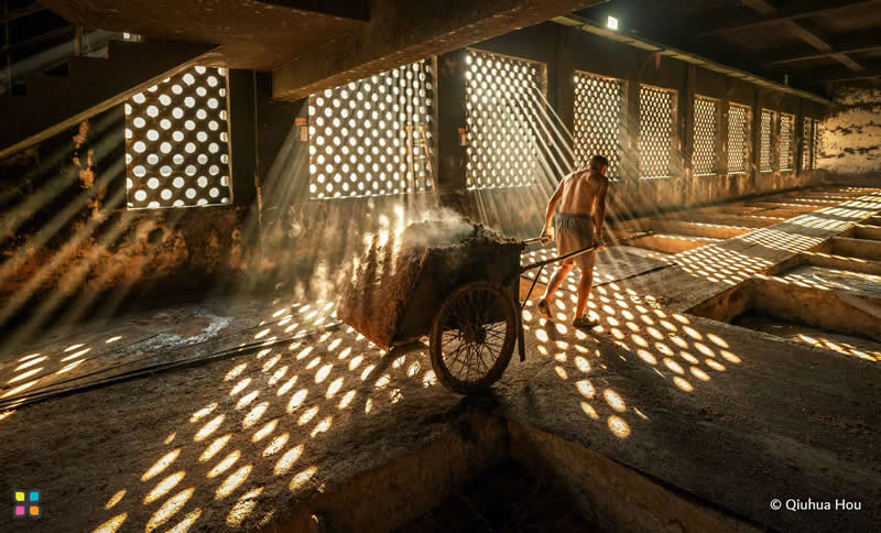 Traditional Baijiu Brewing by Qiuhua Hou, China - Award-Winning Photos of Hipa