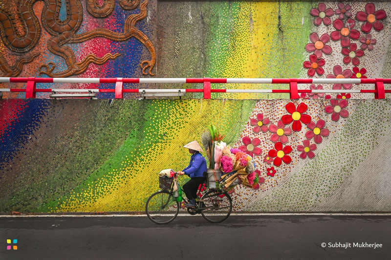 Flower Sellers by Subhajit Mukherjee, India - Award-Winning Photos of Hipa