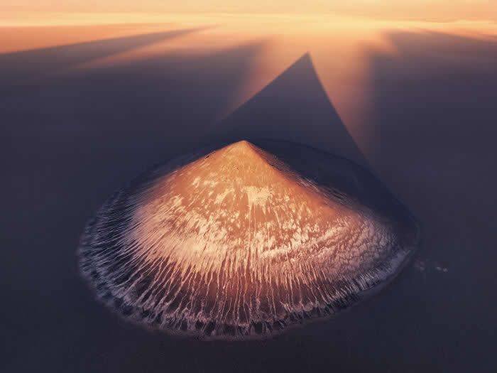 Shadow Of Arita By Daniel Vi&ntilde;&eacute; Garcia - International Aerial Photographer of the Year 2026 Awards