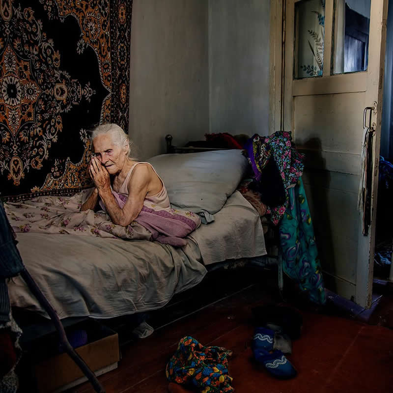 Lands of No Return: Viktoria Sorochinski’s Powerful Photo Series on Ukraine’s Vanishing Villages 41 Lands of No Return Ukraine Vanishing Villages by Viktoria Sorochinski