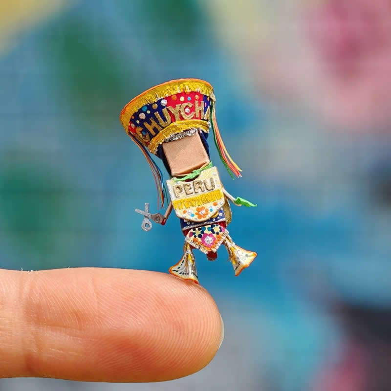 Miniature Artworks by Ana Sofia Casaverde