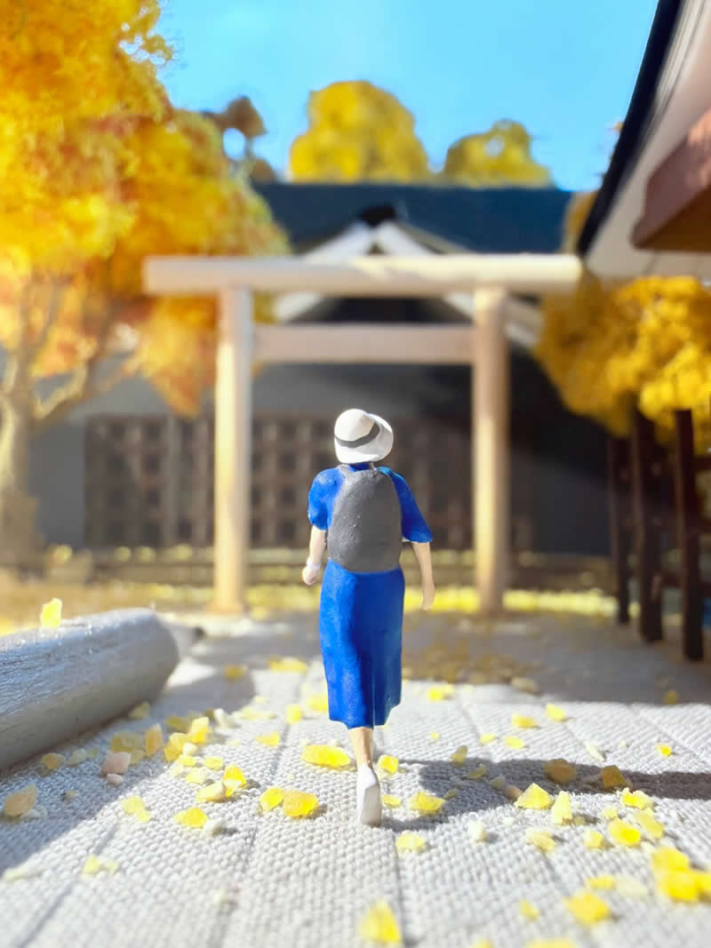 Tiny Adventures: 35 Miniature Scenes by Derrick Lin That Turn Everyday Objects Into Magical Stories 61 We explore the world vicariously through the eyes and lens of other curious souls - Miniature Photography by Derrick Lin