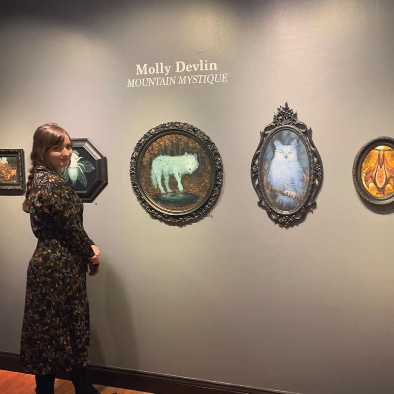 30 Mesmerizing Wildlife Paintings by Molly Devlin Filled With Flowers, Feathers, and Fantasy 34 Wildlife Paintings by Molly Devlin