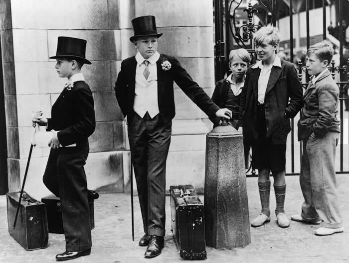 Toffs and Toughs &ndash; The photo that illustrates the class divide in pre-war Britain, 1937