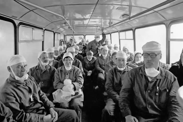 Kiev doctors on the way to Chernobyl, April 27, 1986