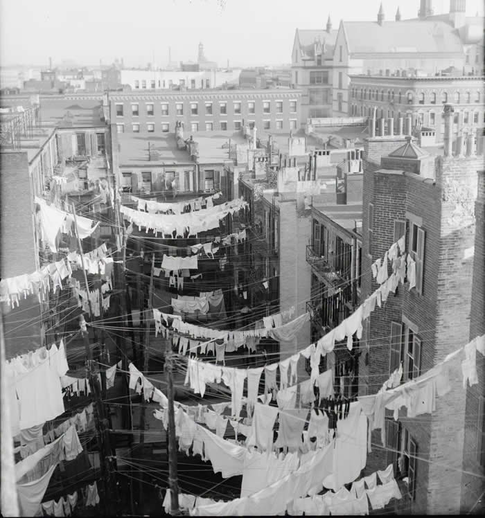 The right day to hang laundry in New York City (Lower Manhattan). (1902)
