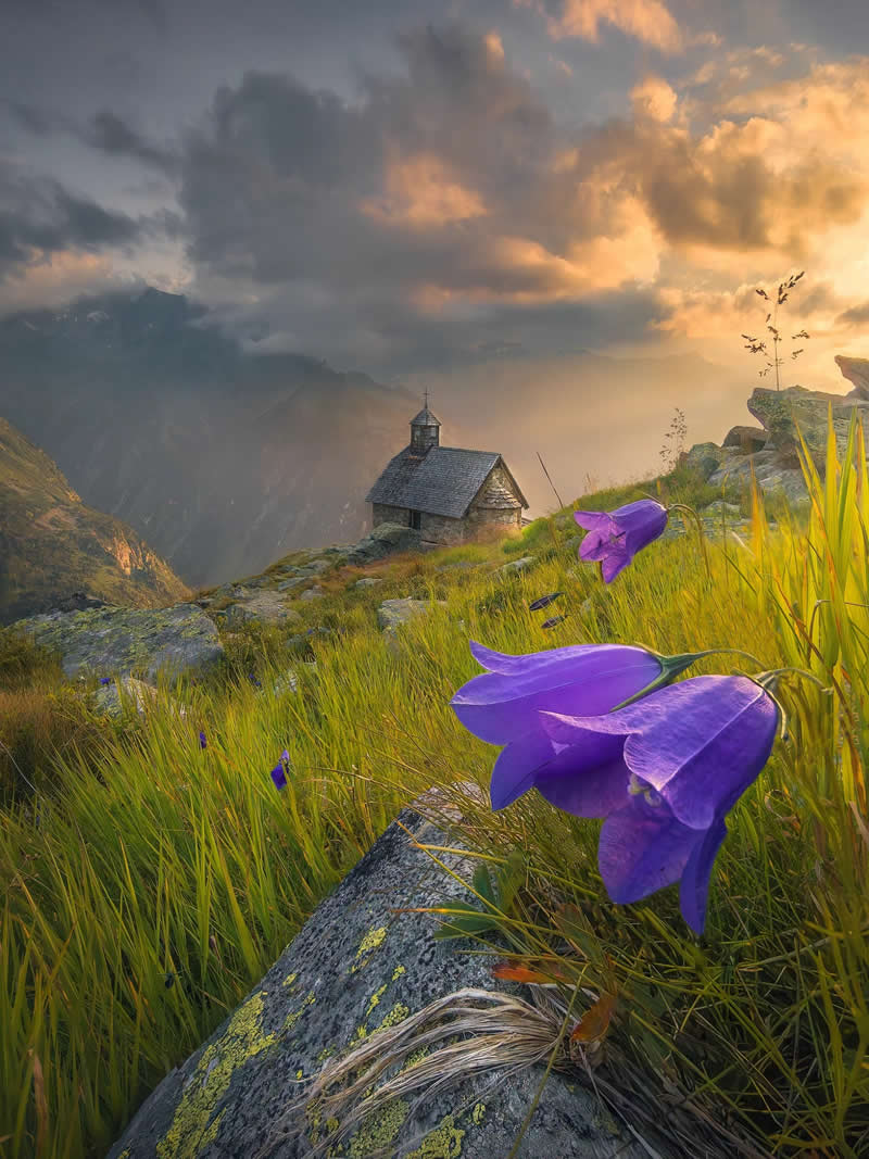 Glowing Chapel, Tirol