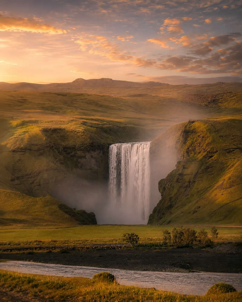 Sk&oacute;gafoss waterfalls, Iceland