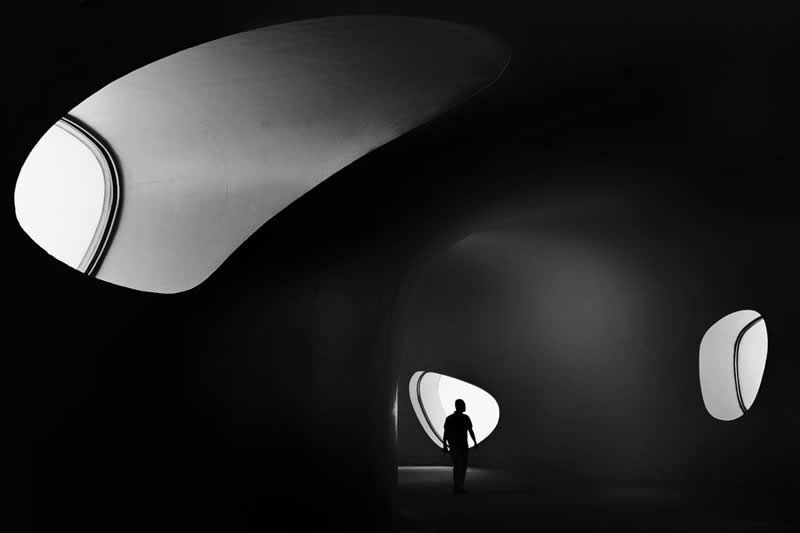 Black and White Street Photography by Leon Yu