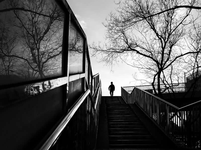 Black and White Street Photography by Leon Yu