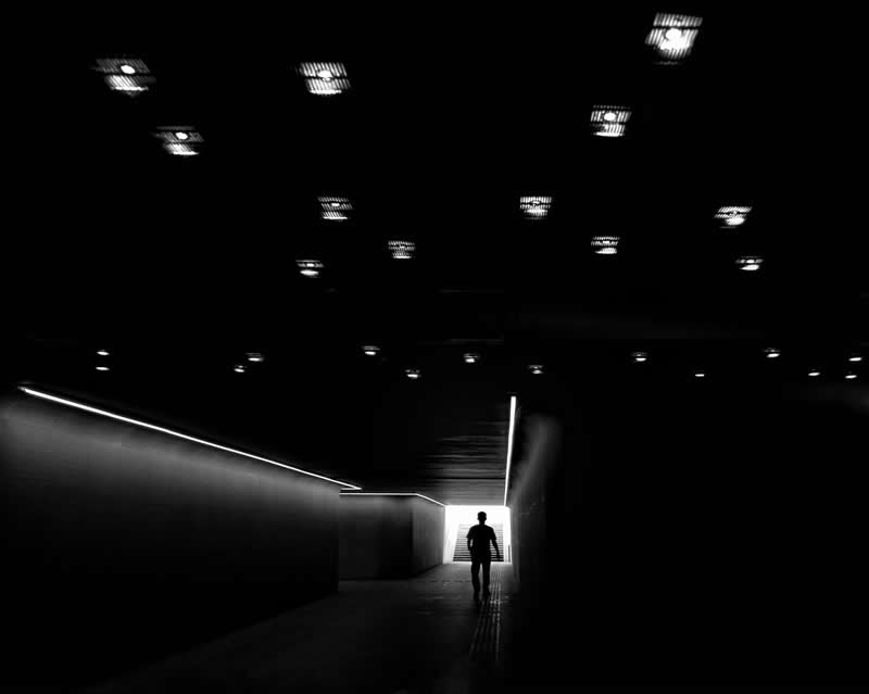 Black and White Street Photography by Leon Yu