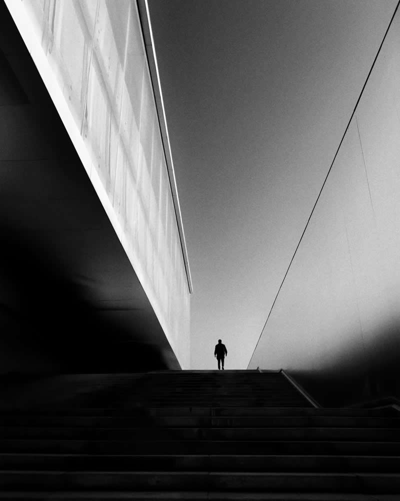 Black and White Street Photography by Leon Yu