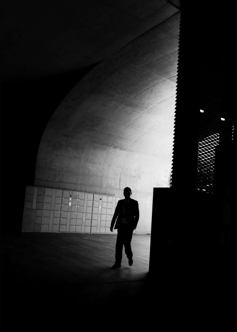 Black and White Street Photography by Leon Yu