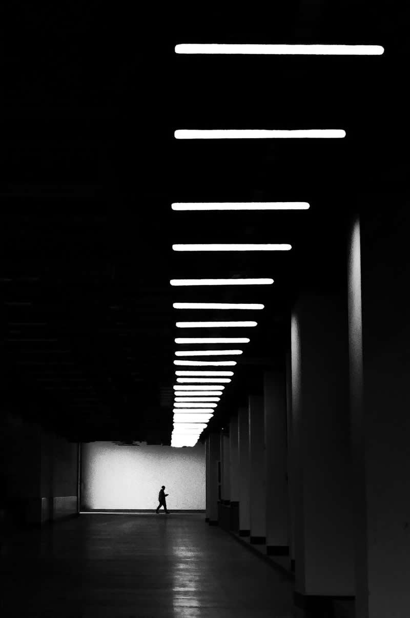 Black and White Street Photography by Leon Yu