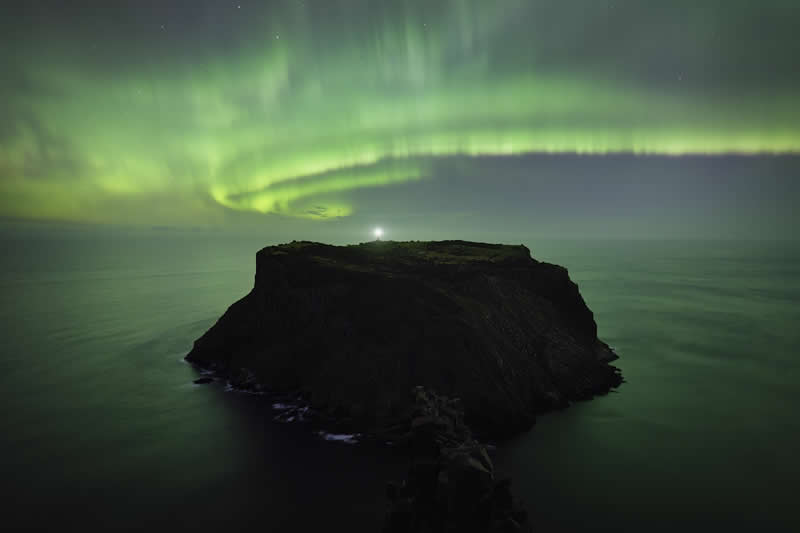 Nightscapes (International): Tasman Arc by Luke Tscharke - Central West Astronomical Society David Malin Awards