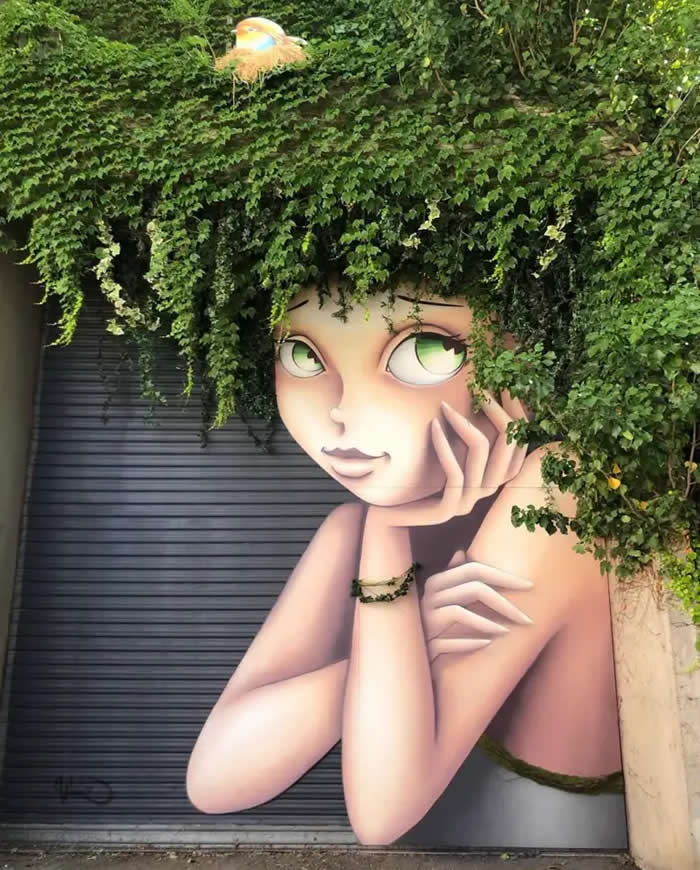 Ivy-Haired Girl &mdash; By Vinie Graffiti in Toulouse, France