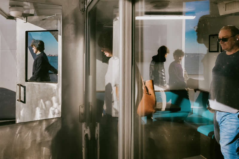 Between Worlds by David Niu - LensCulture Street Photography Awards 2026 Winners