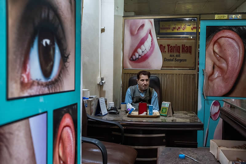 Dr. Tariq by Maude Bardet - LensCulture Street Photography Awards 2026 Winners