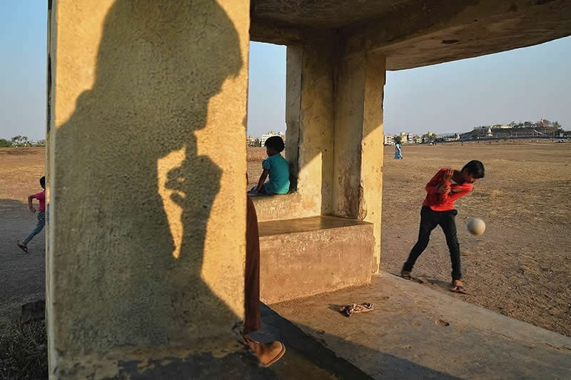 Perfectly Timed Street Photos in the Right Spot