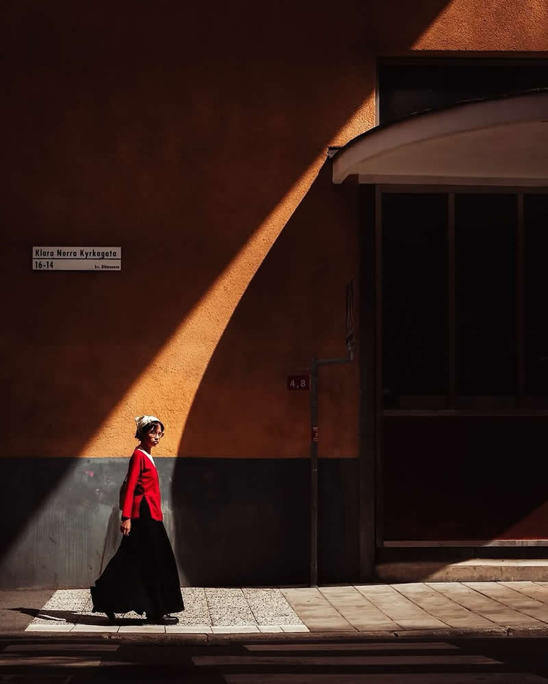 Perfectly Timed Street Photos in the Right Spot