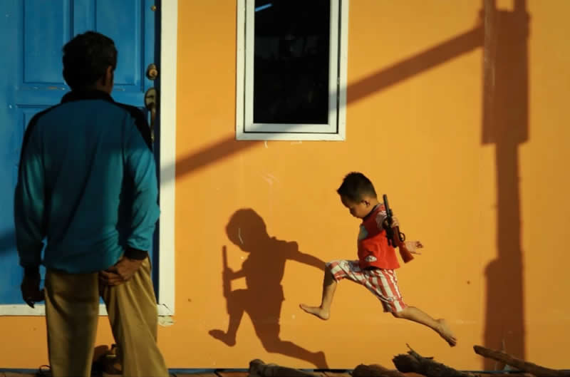Perfectly Timed Street Photos in the Right Spot