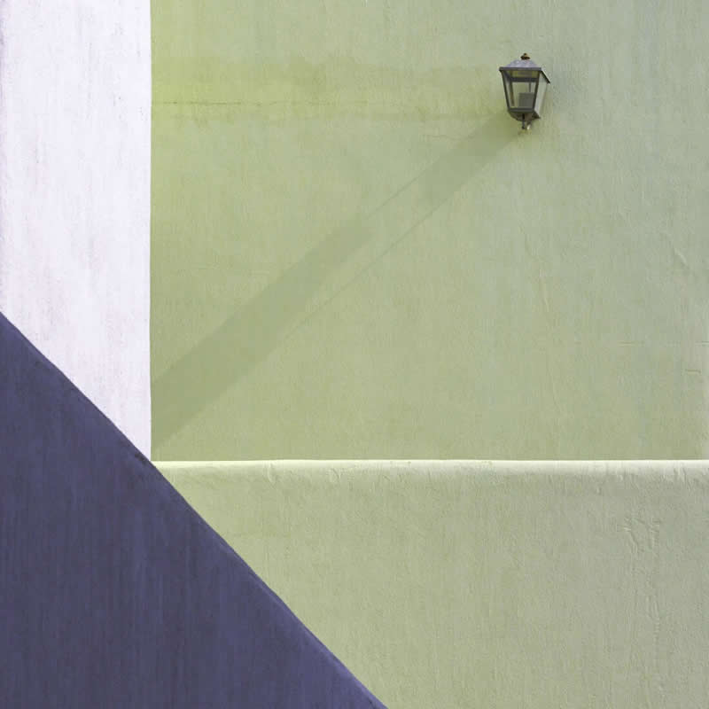 Abstract - 2nd Place: Calmerchroma by Richard Bentley - Minimalist Photography Awards 2026 Winners
